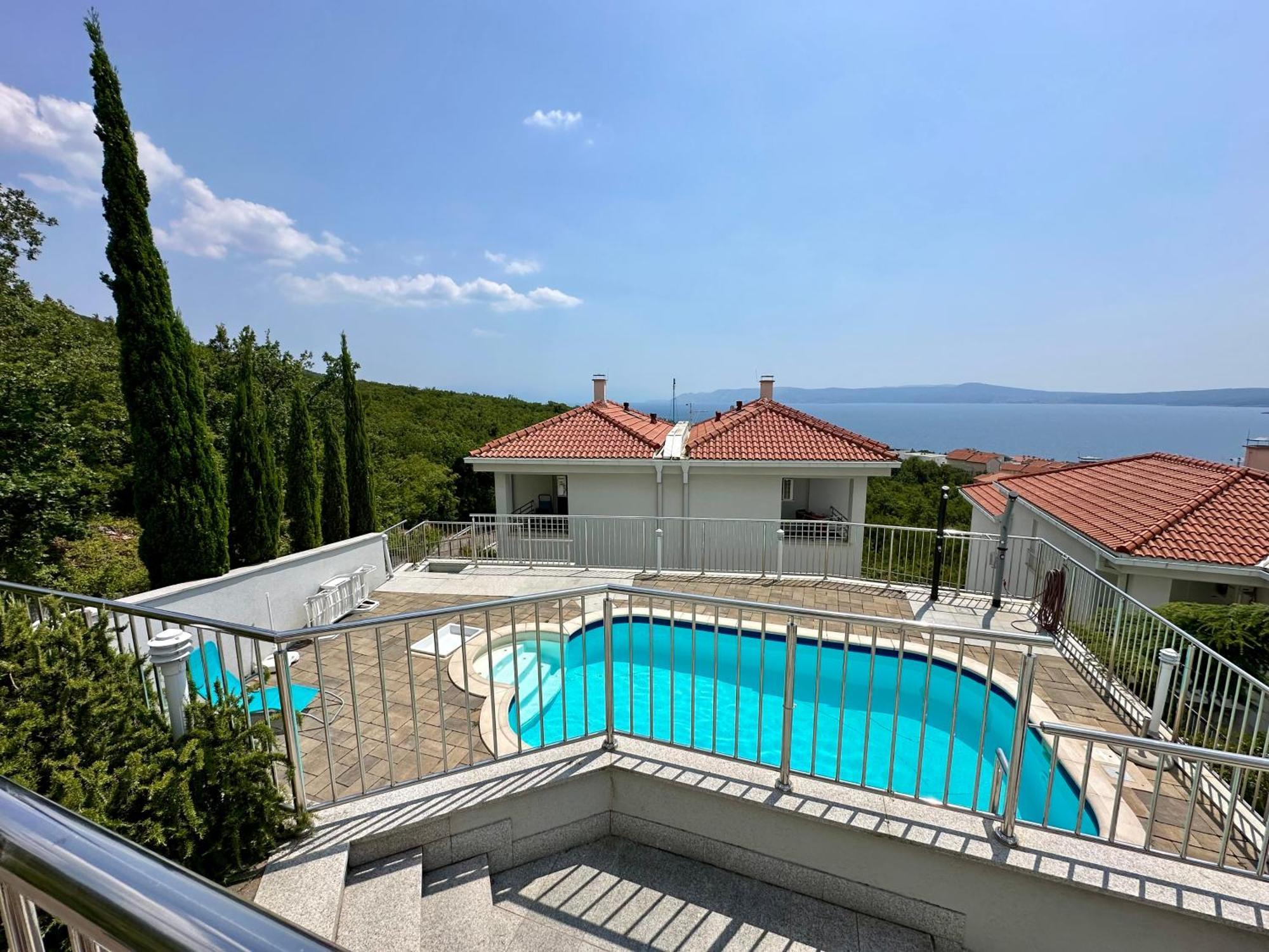 The View Apartment With Pool - Crikvenica Bagian luar foto