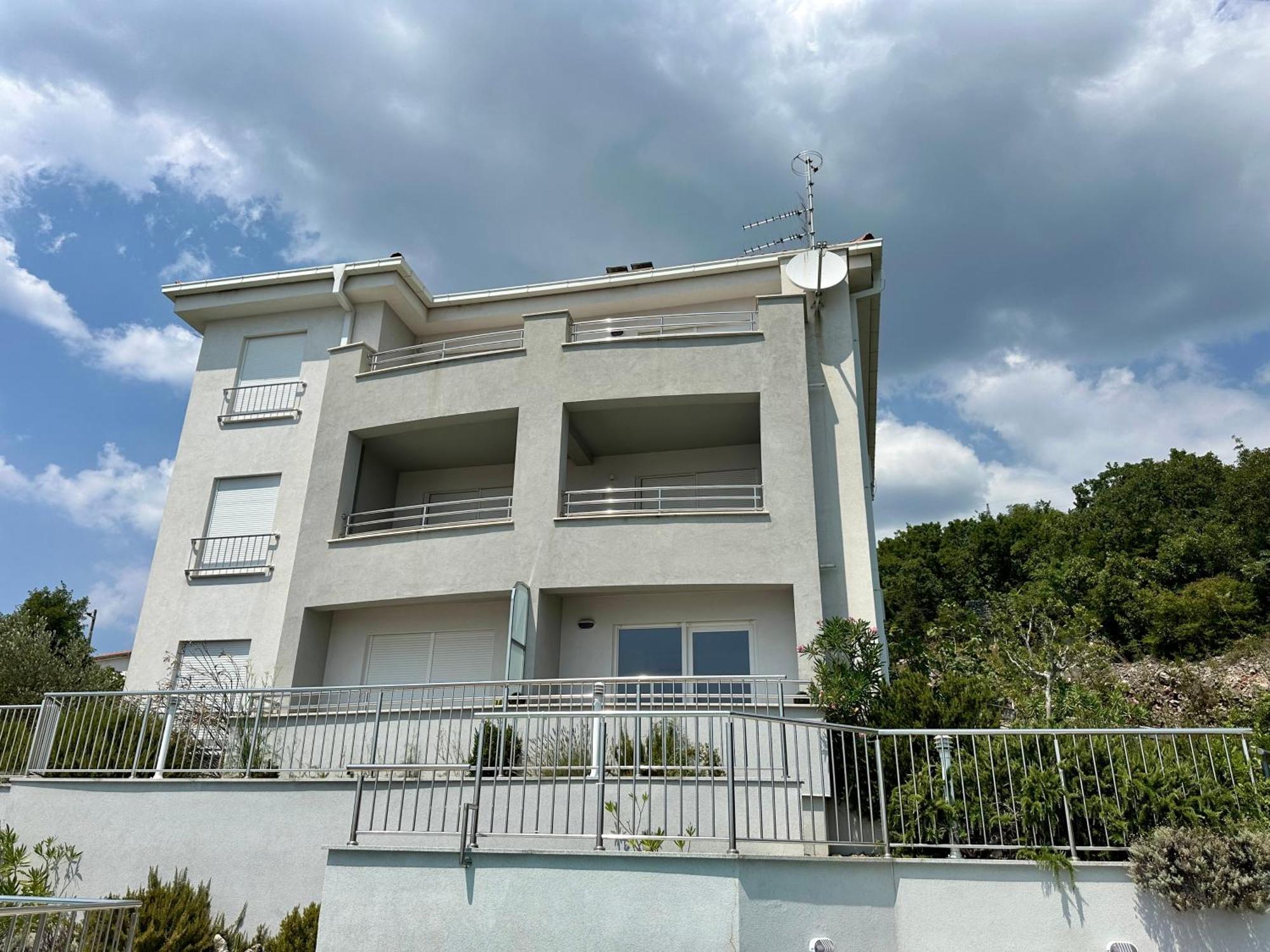 The View Apartment With Pool - Crikvenica Bagian luar foto
