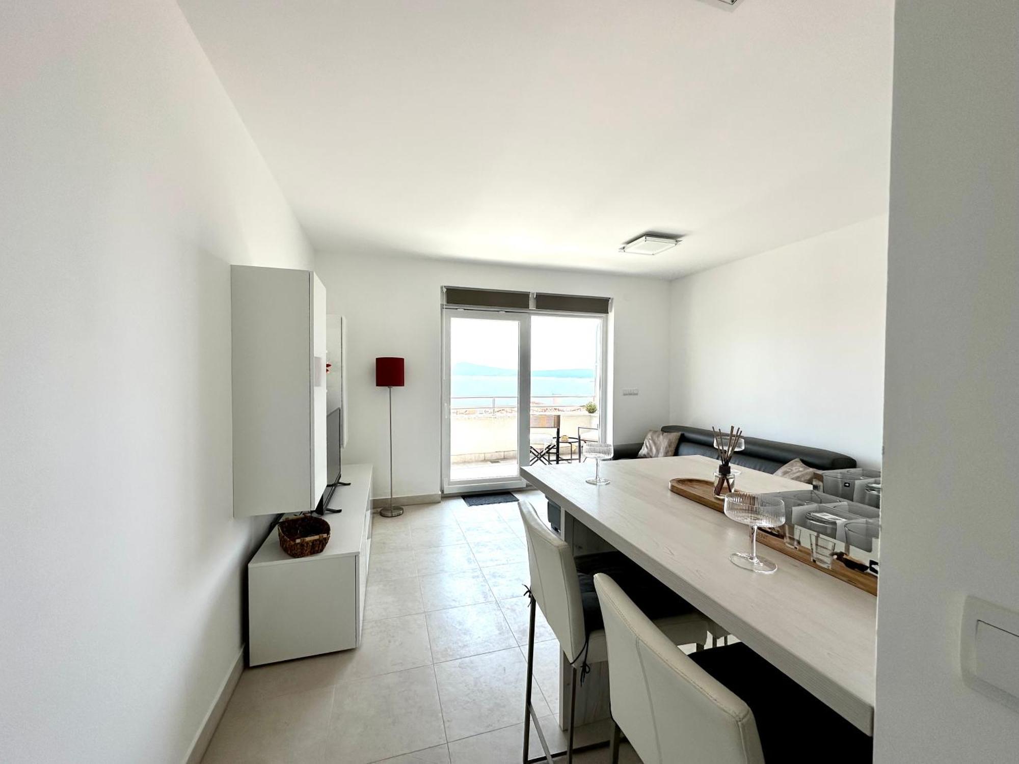 The View Apartment With Pool - Crikvenica Bagian luar foto
